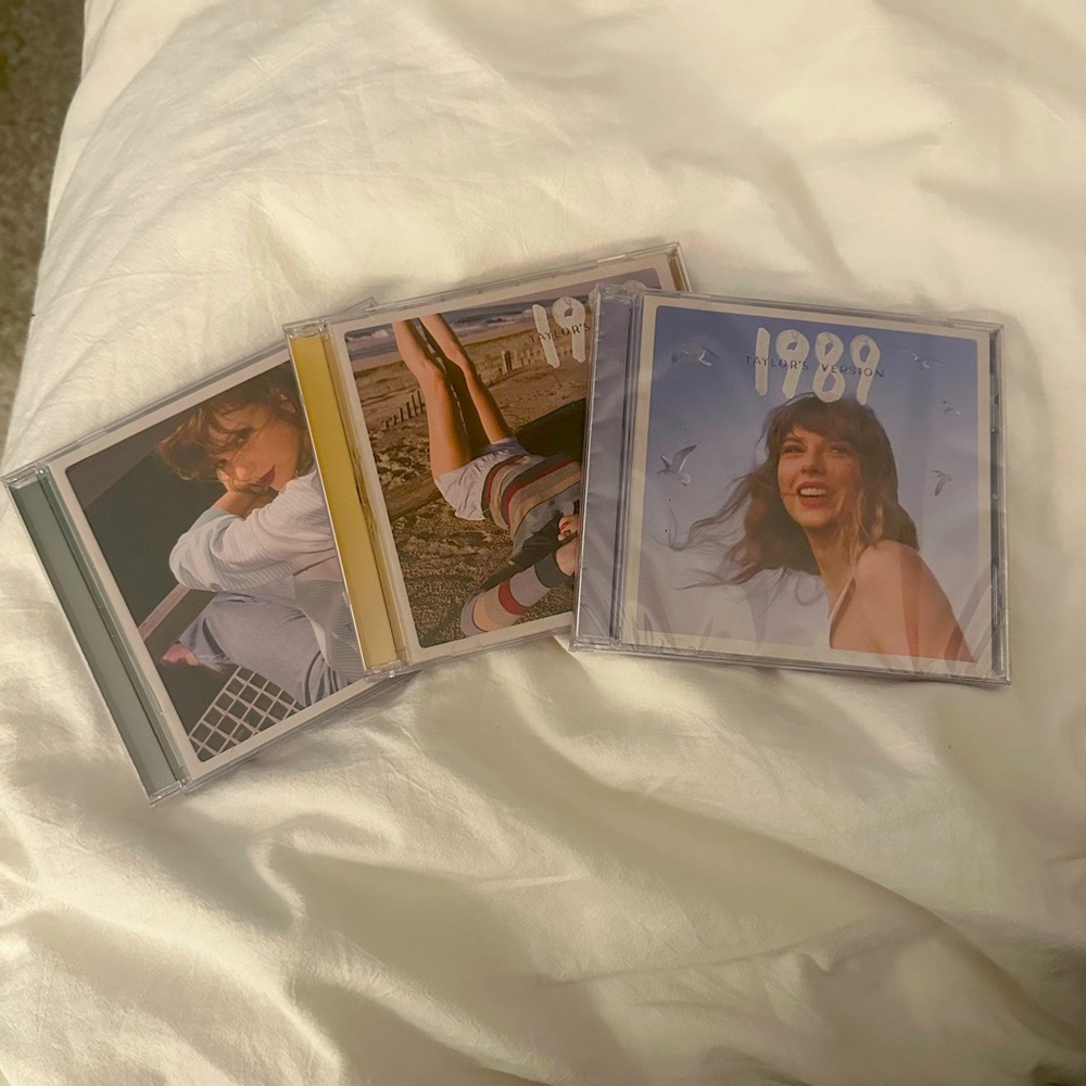 Taylor Swift 1989 (Taylor’s Version) CD’s | Blue, Green, Yellow